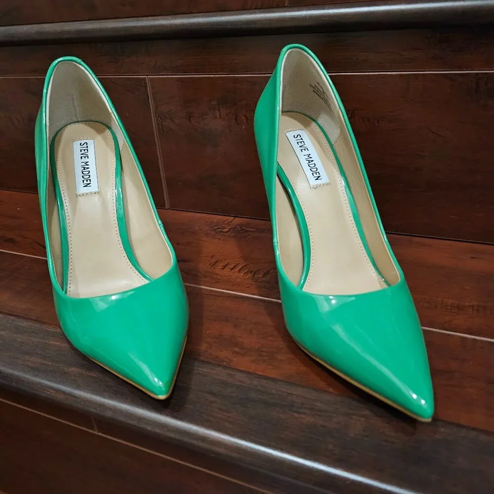 Vala Pumps - Picture 1 of 6